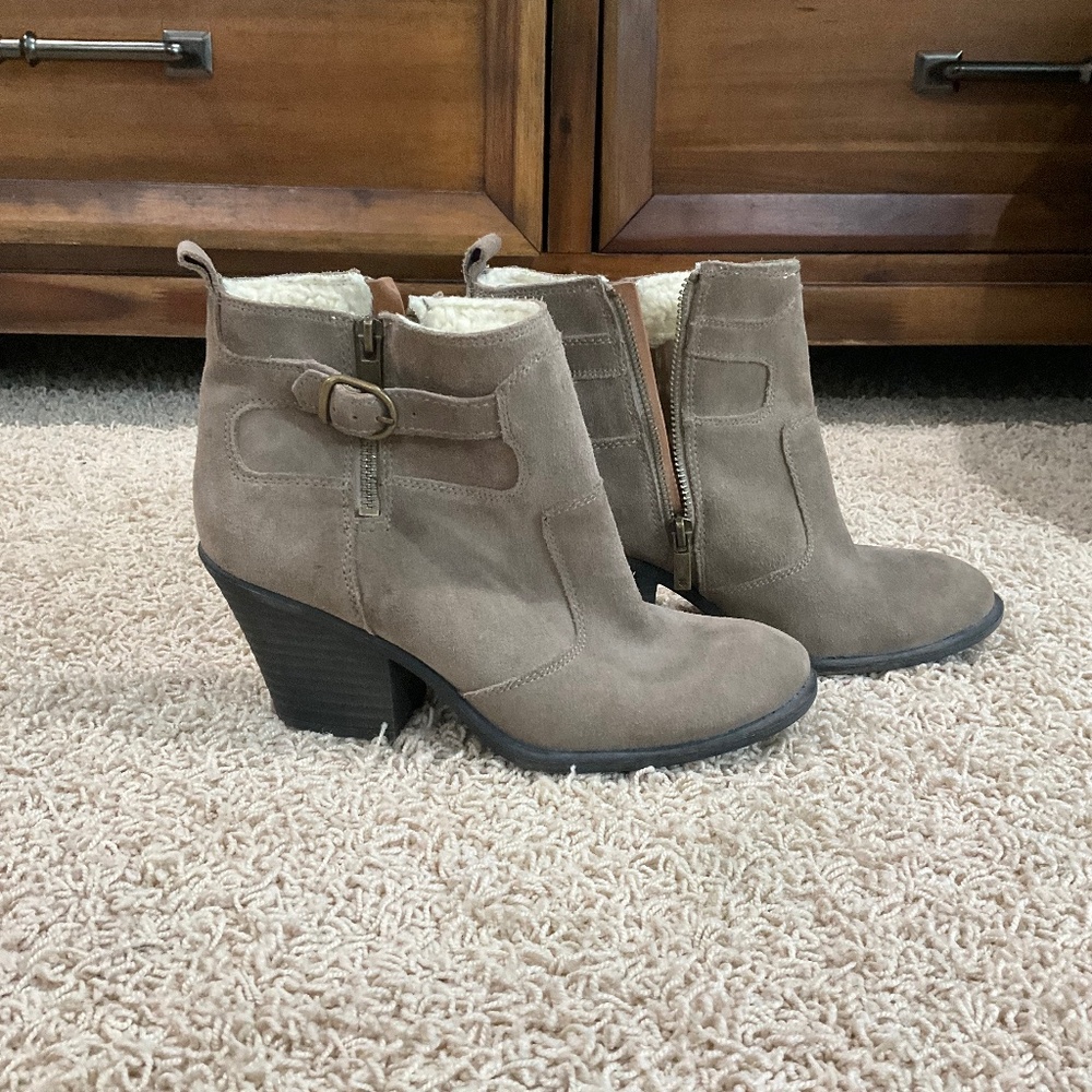 Lucky Brand Everalda Suede Ankle Booties